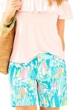 New with tag Lilly Pulitzer Jayne Shorts multi beach and bae size 0